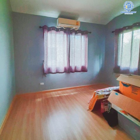 *****บ้านเดี่ยวมือสองย่านนนทบุรี ม.เพอร์เฟคเพลส รัตนาธิเบศร์ เฟส3 หลังมุม! เนื้อที่มากถึง 52.2 ตร.ว. ฟังก์ชัน 3 ห้องนอน 3 ห้องน้ำ 2 ที่จอดรถ บ้านพร้อมอยู่ ต่อเติมเต็มพื้นที่ หน้าบ้านเป็นสวน บนทำเลดี ใกล้เซ็นทรัลรัตนาธิเบศร์, ทางด่วน "งามวงศ์วาน" และรถไฟฟ้าสายสีม่วง "สถานีไทรม้า"